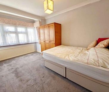 Fairview Avenue, Rainham, Essex, RM13 - Photo 3