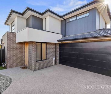 Where Style Meets Substance - Photo 2