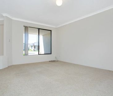 “Stunning Family Home” - Photo 5