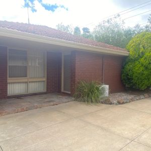 2/54 Cottrell Street, Werribee. - Photo 2