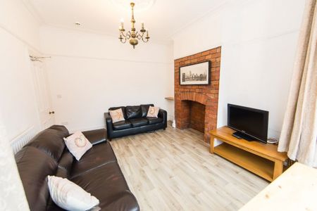 Claremont Avenue, Hyde Park, Leeds - Photo 2