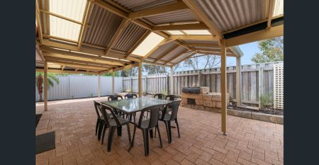 Ideal Refurbished Family Home Close to Park - Photo 3