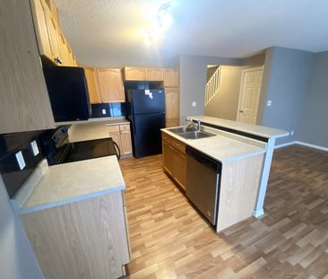 8207 8 Avenue SW - Photo 6