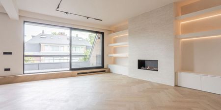 Triplex te huur in Ukkel voor € 3.300 met 4 slaapkamers - Photo 4