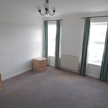 2 bedroom apartment to rent Orchard Parade, Eastbourne, BN20 - Photo 3