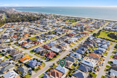 24 Lord Hobart Drive, Madora Bay. - Photo 2