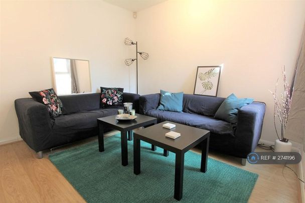 6 bedroom terraced house to rent - Photo 1