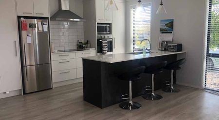 Modern living ready on Raynor! - Photo 2