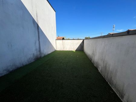 Location Appartement 3 pièces 65m² AMBARES ET LAGRAVE 33440 - Photo 4