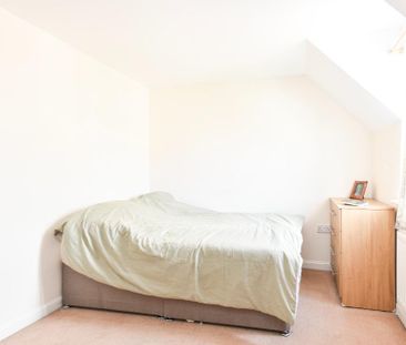 4 bedroom semi-detached house to rent - Photo 5