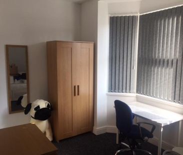 5 bedroom terraced house to rent - Photo 4