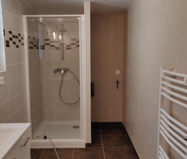 Maison 1 chambre avec garage jardin et dépendance - Photo 2