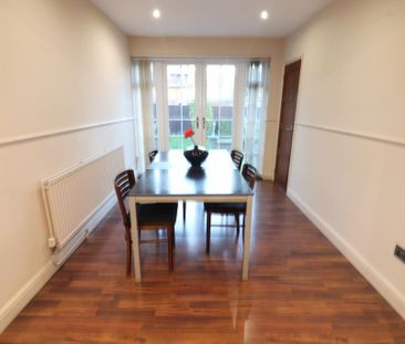 4 bedroom detached house to rent - Photo 2