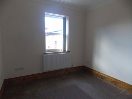 Flat in Warwick Square, Carlisle - Photo 3