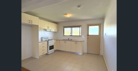 2 Bed (Power & Water Incl) - FULLERTON COVE - Photo 3