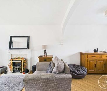 Temple Row Close, Leeds, LS15 - Photo 1