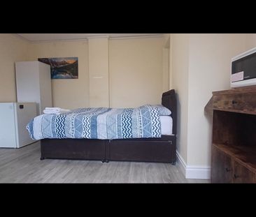 Studio Flat, Curzon Avenue, HA7 - Photo 6