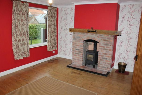 2 bedroom detached bungalow to rent - Photo 1