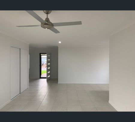 5 Galway Court, Eli Waters, Qld 4655 - Photo 3