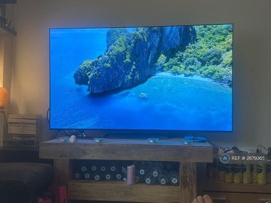 1 bedroom in a flat share to rent - Photo 1