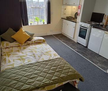 Studio to rent - Photo 2