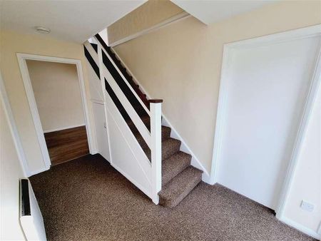 Glenfield Close, Rushden, Northants, NN10 - Photo 5