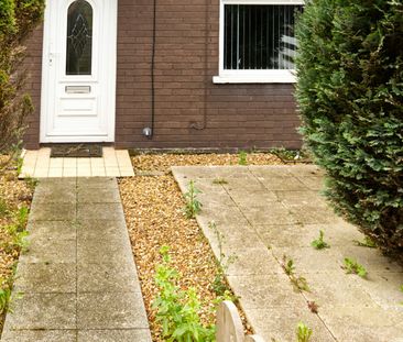 Terraced House to rent on - Photo 5