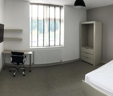 6 bedroom house to rent - Photo 3