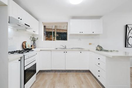 Three Bedroom Townhouse In Exclusive Boutique Complex - Photo 2