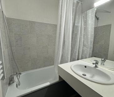 Location Appartement 2 pièces 34m² SETE 34200 - Photo 3