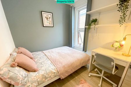 6 bedroom terraced house to rent - Photo 3