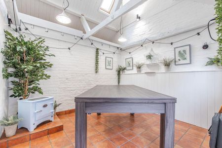 2 bedroom end of terrace house to rent - Photo 3