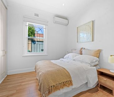 Freestanding Croydon Home with Character, Light & Space - Photo 6