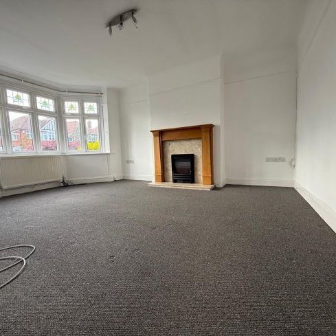 37, Luccombe Road, Southampton - Photo 1