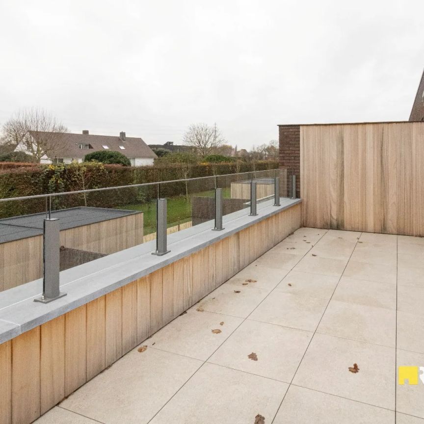 Prachtig en ideaal gelegen nieuwbouwappartement met ruime carport - Photo 1