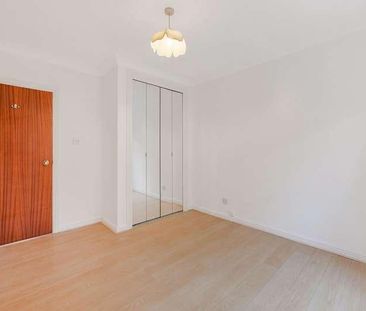 Adams Close, Surbiton, KT5 - Photo 1