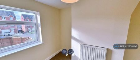 2 bedroom semi-detached house to rent - Photo 3