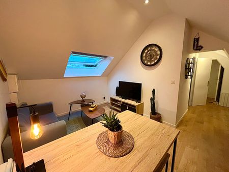 Appartement à louer - REIMS / RUE MARTIN PELLER - Photo 4