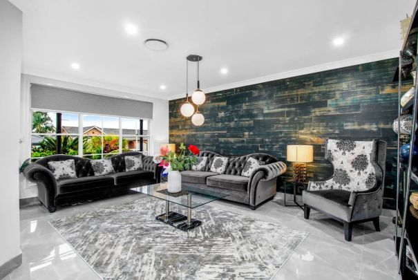 SPACIOUS LIVING WITH SWIMMING POOL - Photo 1