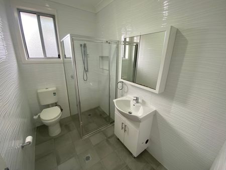 IN THE HEART OF SMITHFIELD! - Photo 4