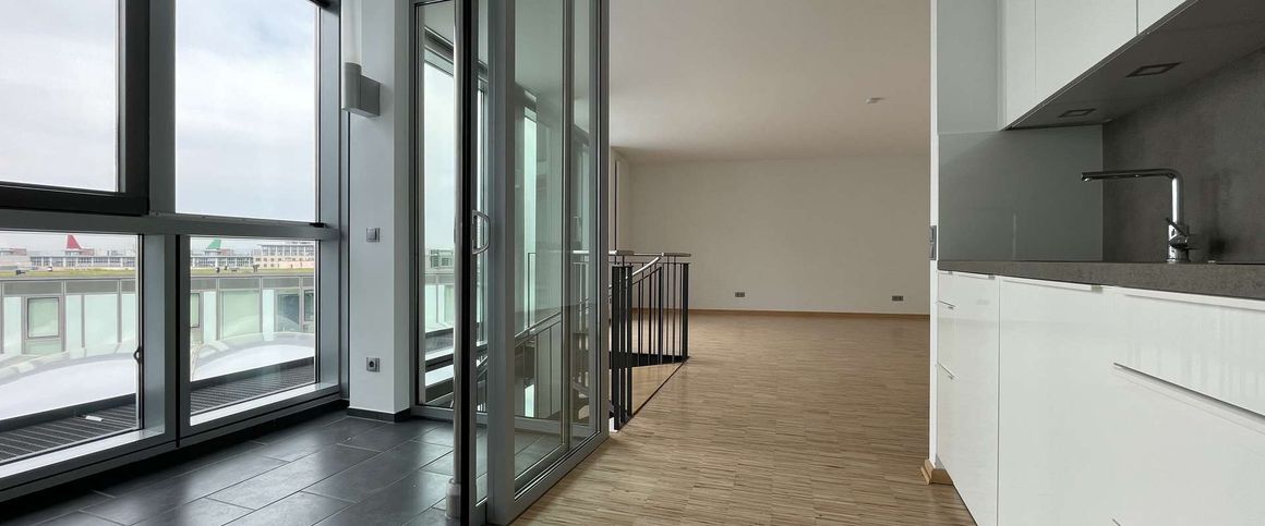 Oval: Großzügige 2-Zimmer-Maisonette Wohnung mit Tageslichtbad und Wintergarten - Photo 1