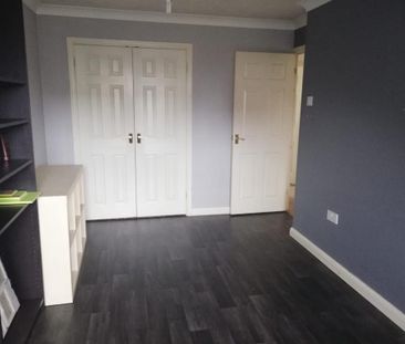 4 bedroom detached house to rent - Photo 4