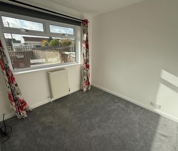 3 bedroom semi-detached bungalow to rent - Photo 5