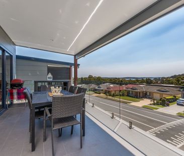 Modern four bedroom townhouse in sought after Corlette - Photo 2