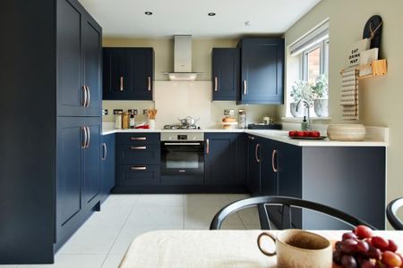 3 bedroom end of terrace house to rent - Photo 5