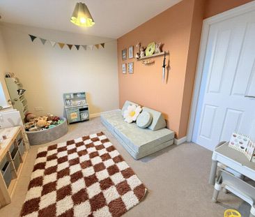 4 bedroom detached house to rent - Photo 4