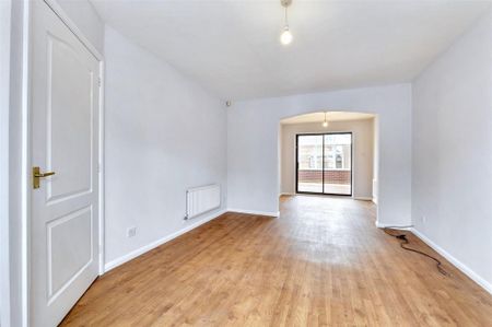 4 bedroom detached house to rent - Photo 2