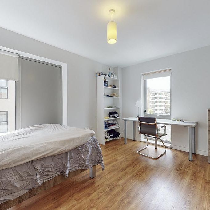 1 bedroom in a flat share to rent - Photo 1