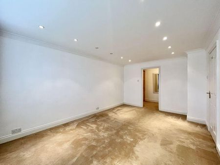4 bedroom detached house to rent - Photo 4