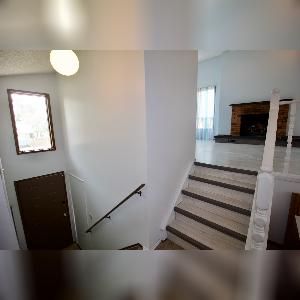 3 Bed 1.5 Bath Suite Single Garage Central Edmonton - Photo 4
